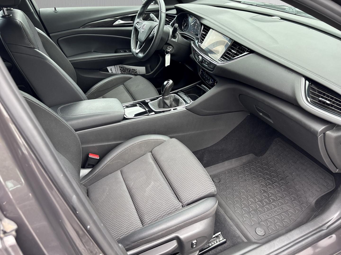Opel Insignia B Sports Tourer Elegance 2.0 D AHK Pano