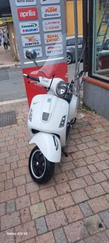 Vespa GTS 300 Super