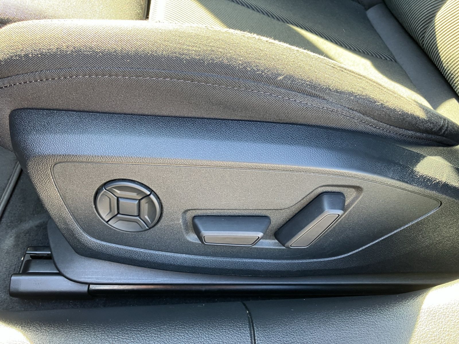 Fahrzeugabbildung Audi A6 Avant 50 TDI sport quattro Matrix AVC ACC SH