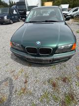 BMW 323i Automatik - BMW 323 mit Benzin-Antrieb: Limousine, Automatik