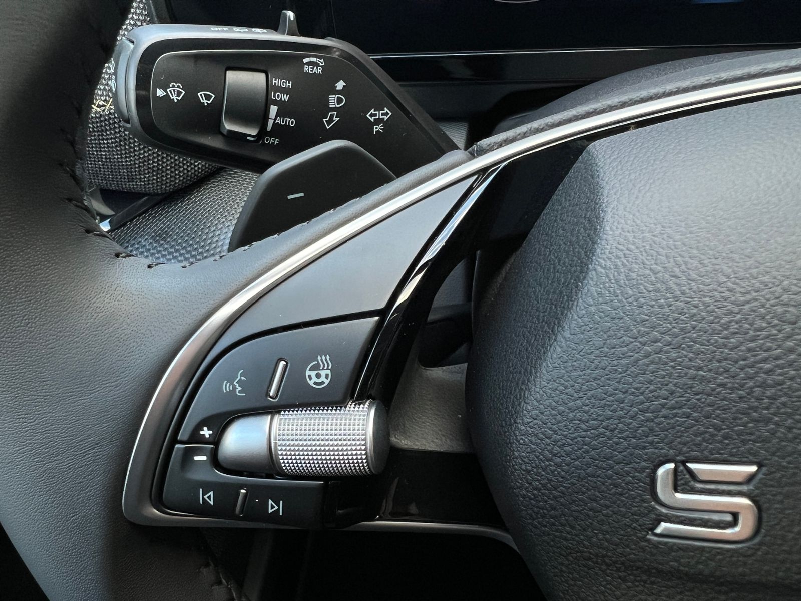 Fahrzeugabbildung SKODA Kodiaq Selection 2.0 TDI DSG *LED,AHK,Navi,Winte