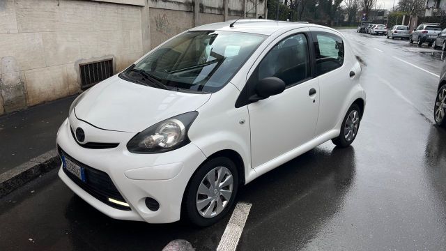 Toyota Aygo 1.0 12V VVT-i 5 porte Active Connect