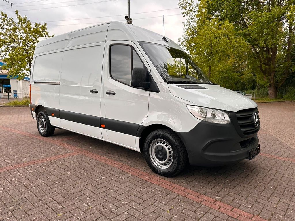 Image of Mercedes-Benz Sprinter