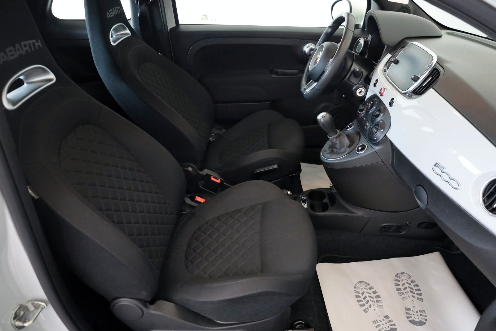 Fahrzeugabbildung Abarth 500 595 Kit ESTETICO ,Navi, MirrorLink, LM19"+WR