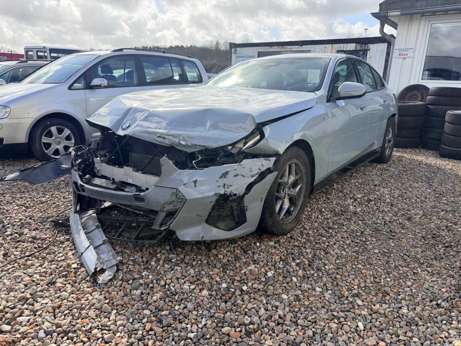 BMW 520d M-Paket*LED*DAB*HEAD UP*Unfallschaden*