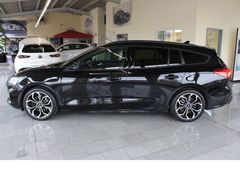 Fahrzeugabbildung Ford Focus ST-Line,Top-Ausstattung,Top-Zustand