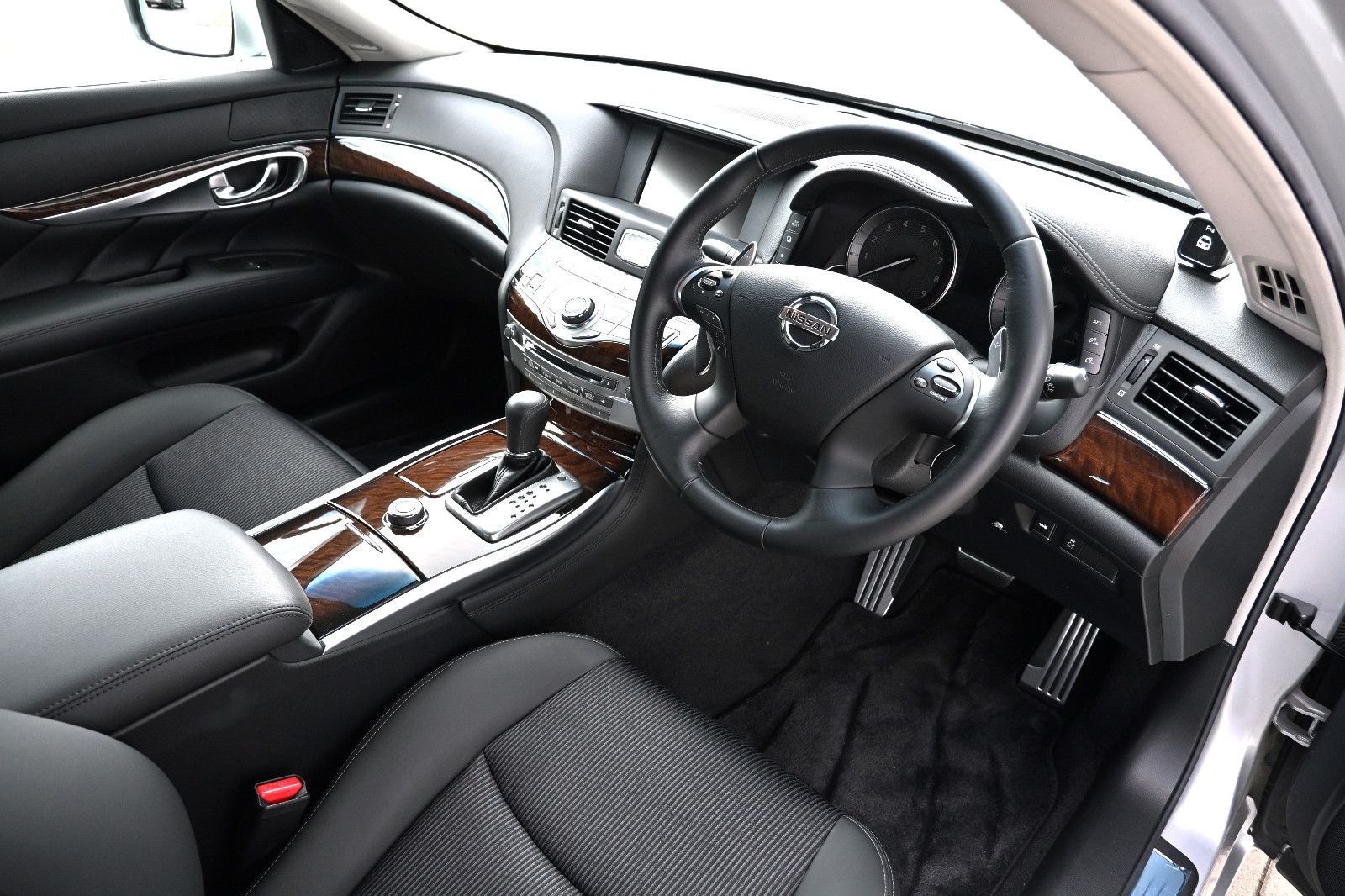 Nissan Fuga 3,7 GT Type S – Bild 12
