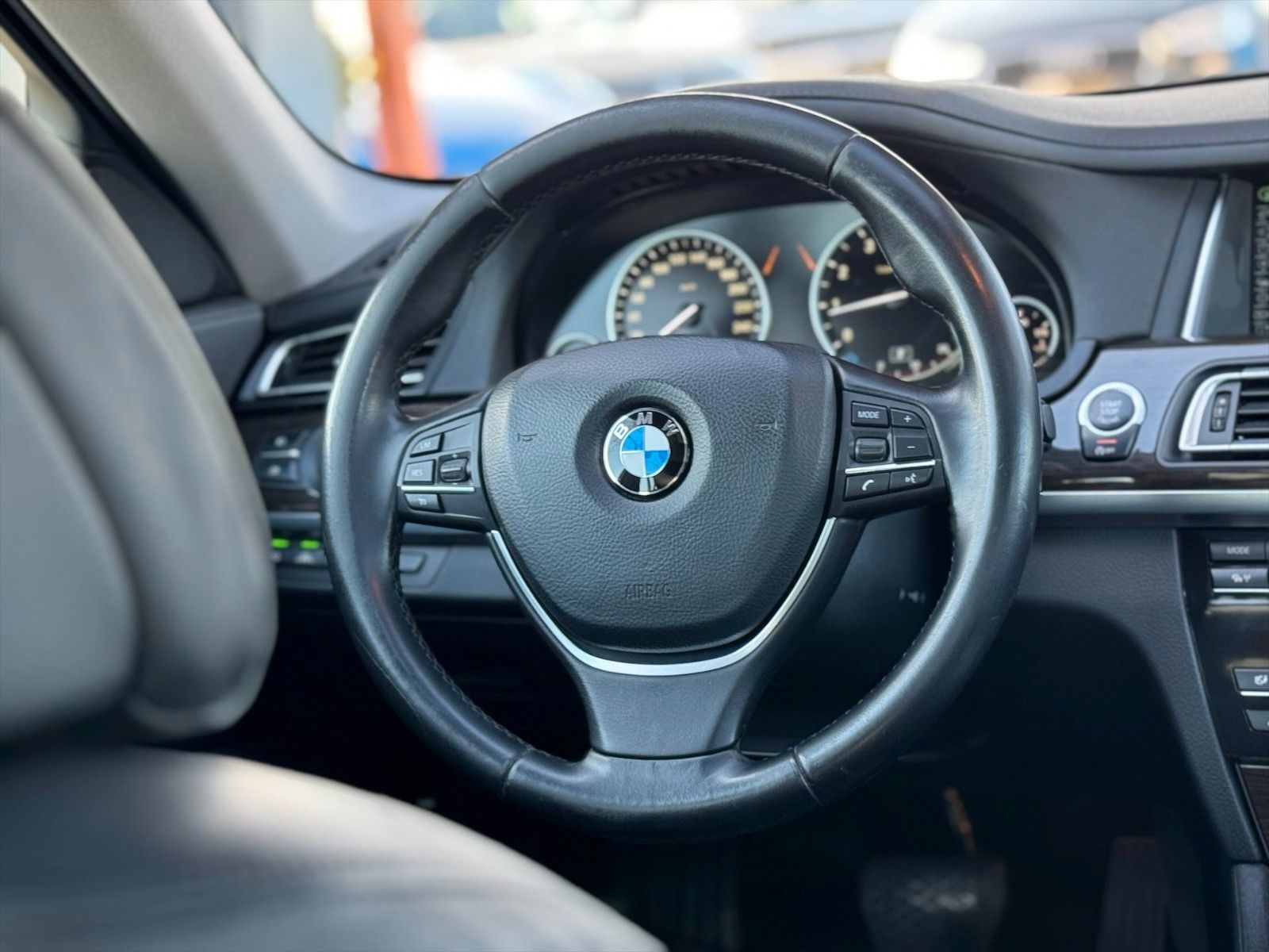 Fahrzeugabbildung BMW 750i xDrive *Bi-Xenon*Top Zustand*Kamera*Memory*