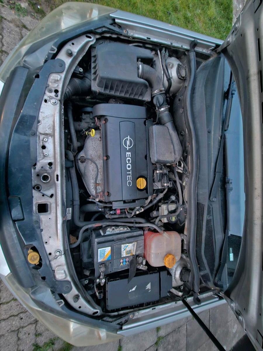 Opel Astra 2005 — photo 9