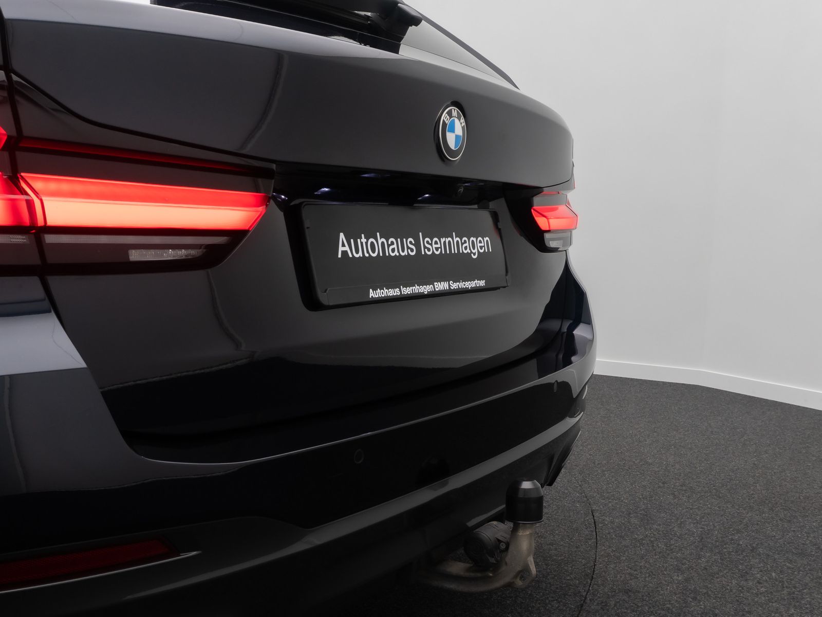 Fahrzeugabbildung BMW 540d xD M Sport Individual DAB AHK HUD H/K 20"