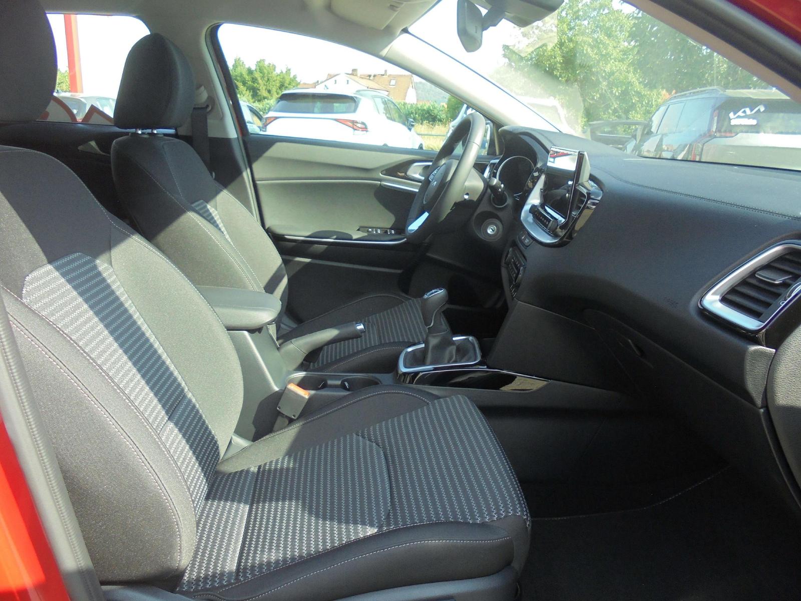 Kia Ceed SW / cee d SW 1.0 T-GDI Vision 6MT 100PS Ko