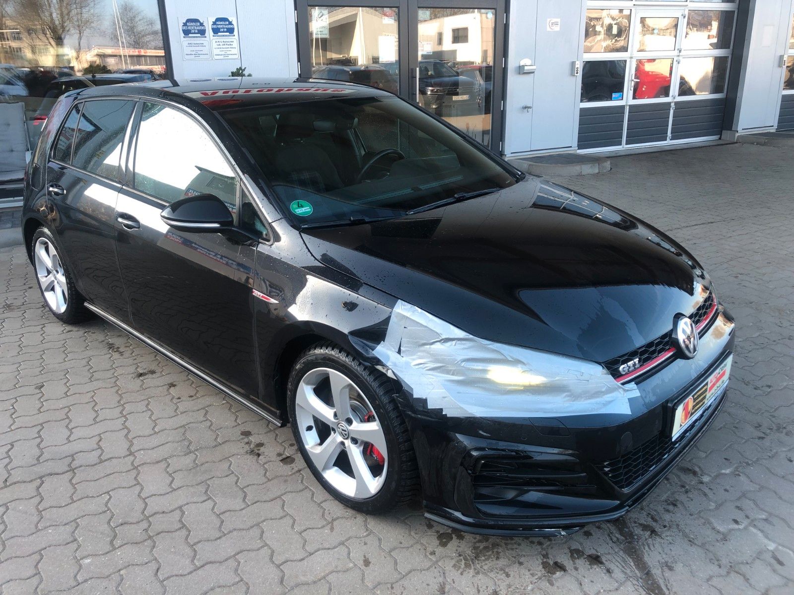 Fahrzeugabbildung Volkswagen Golf VII Lim. GTI Automatik leichter Wildschaden