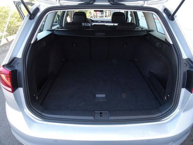 Passat Variant 1.5 TSI Business - LED / Navi
