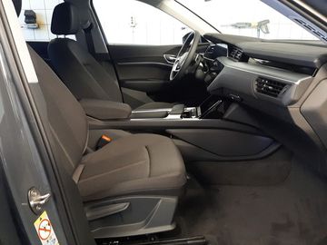 Audi Q8 e-tron - 7