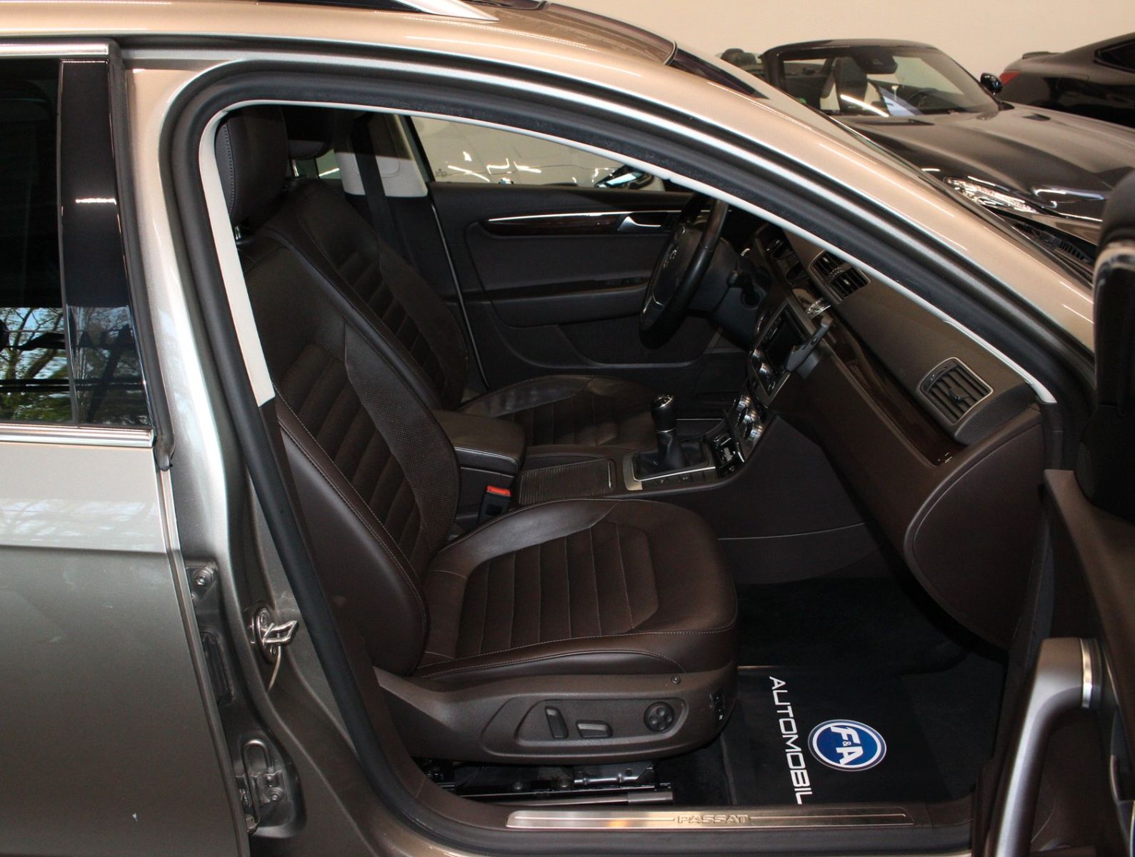 Fahrzeugabbildung Volkswagen Passat Highline BlueMotion Sitzklma+Pano+Massage