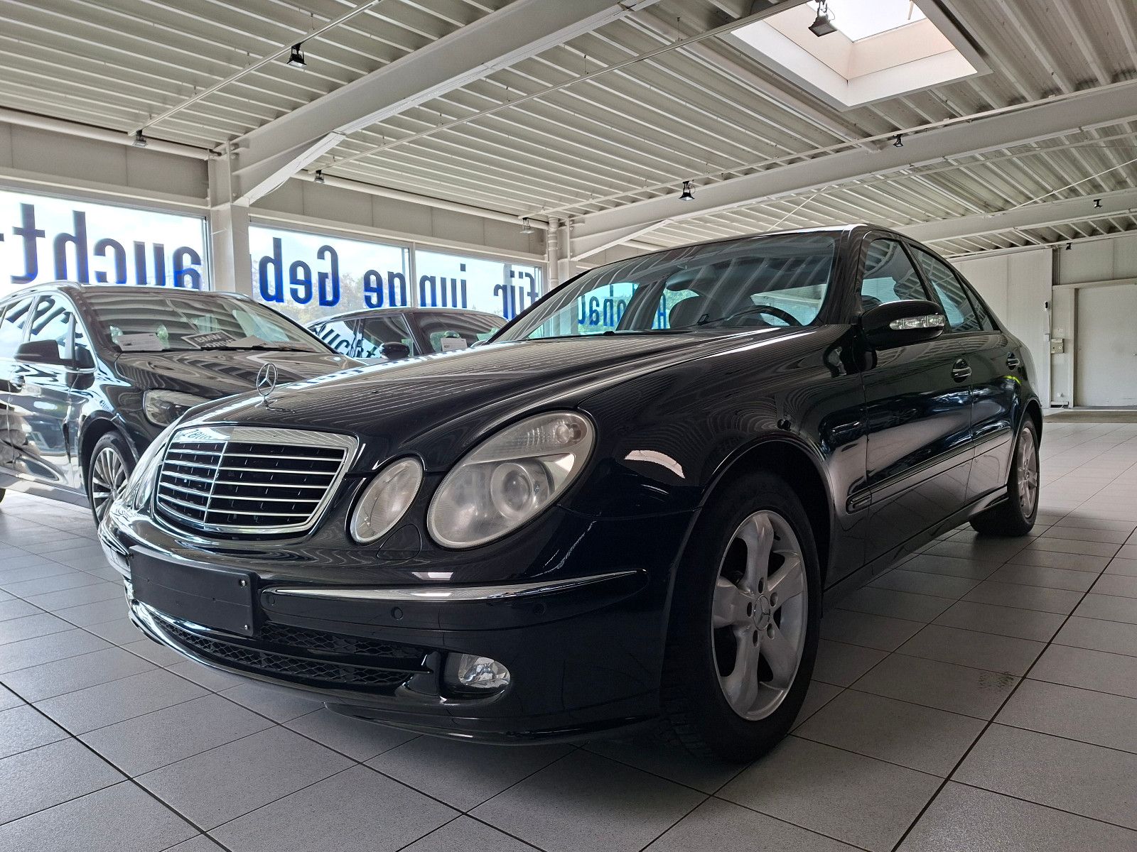 Mercedes E 200 - 1