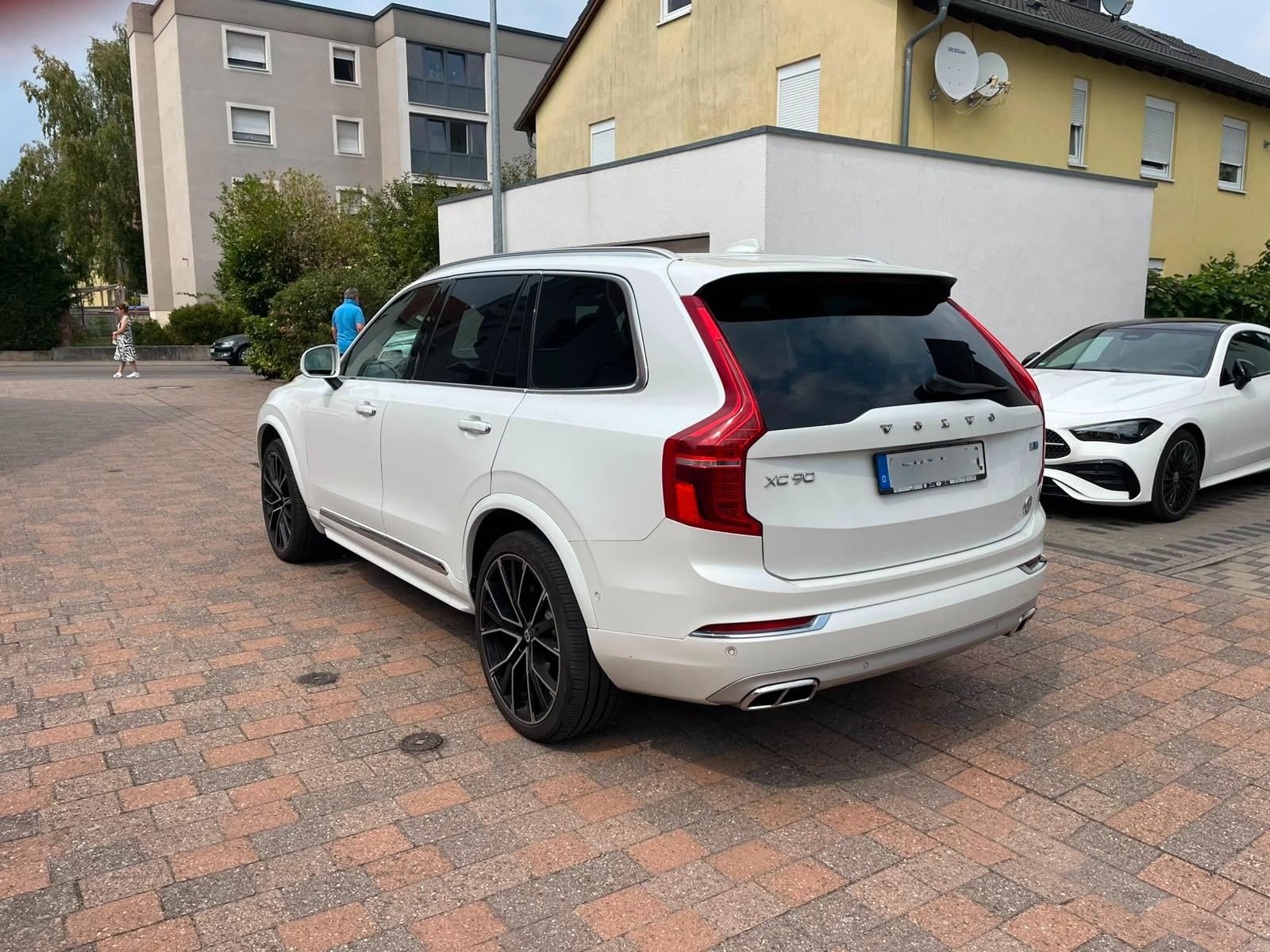 Volvo XC90 PANO-360-HUD-AHK-Pilotassist.. FULL...