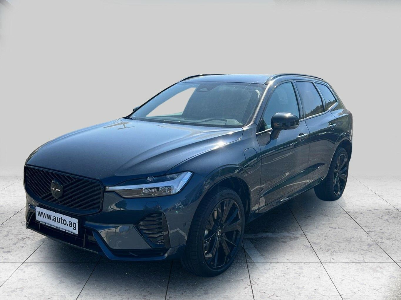 Volvo XC60 T6 Plus Black Edition Plug-In Hybrid imagem 2