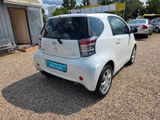 Toyota IQ 1,33-l-Dual-VVT-i*Autom*Navi*Standheiz.*PDC* - Toyota IQ in Berlin