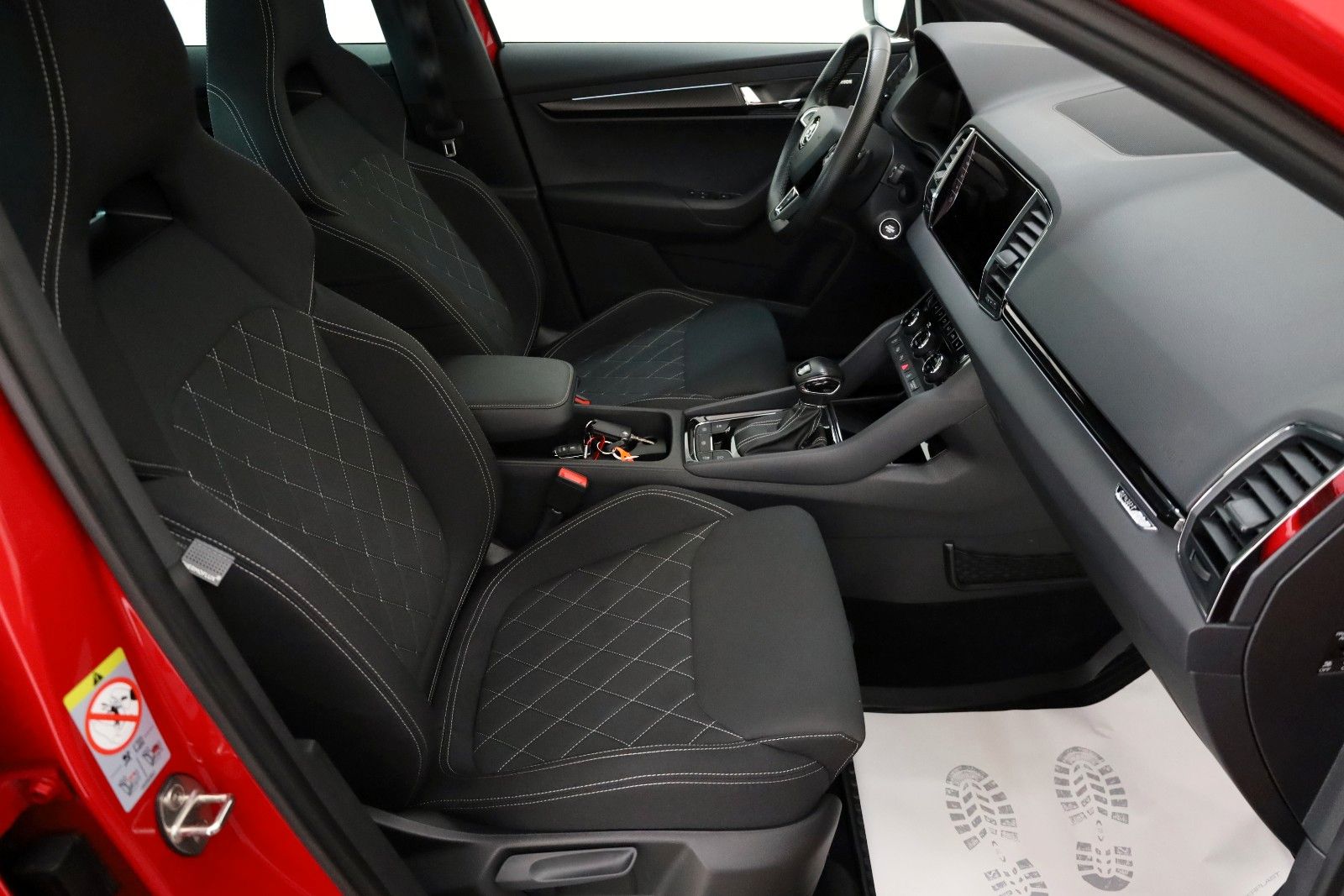 Fahrzeugabbildung SKODA Karoq Sportline 4x4 Navi,LED,Panorama,Apple CarP
