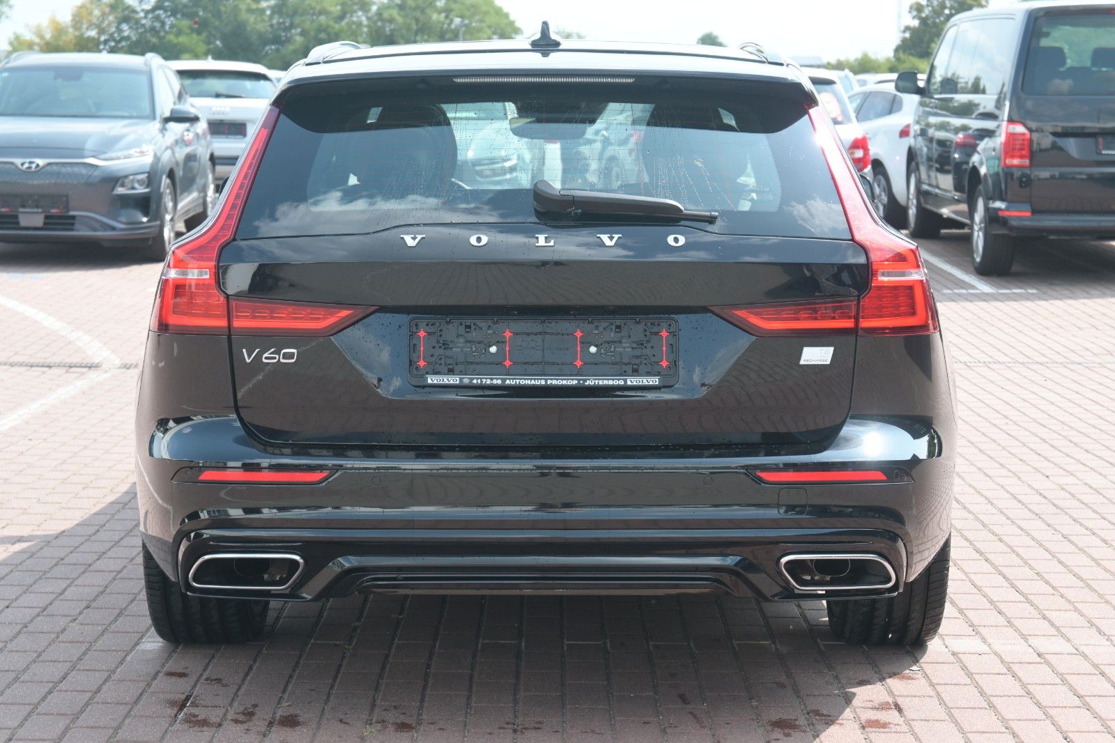 Fahrzeugabbildung Volvo Volvo V60 Recharge T8 AWD R-Design*PANO*360°*H/K