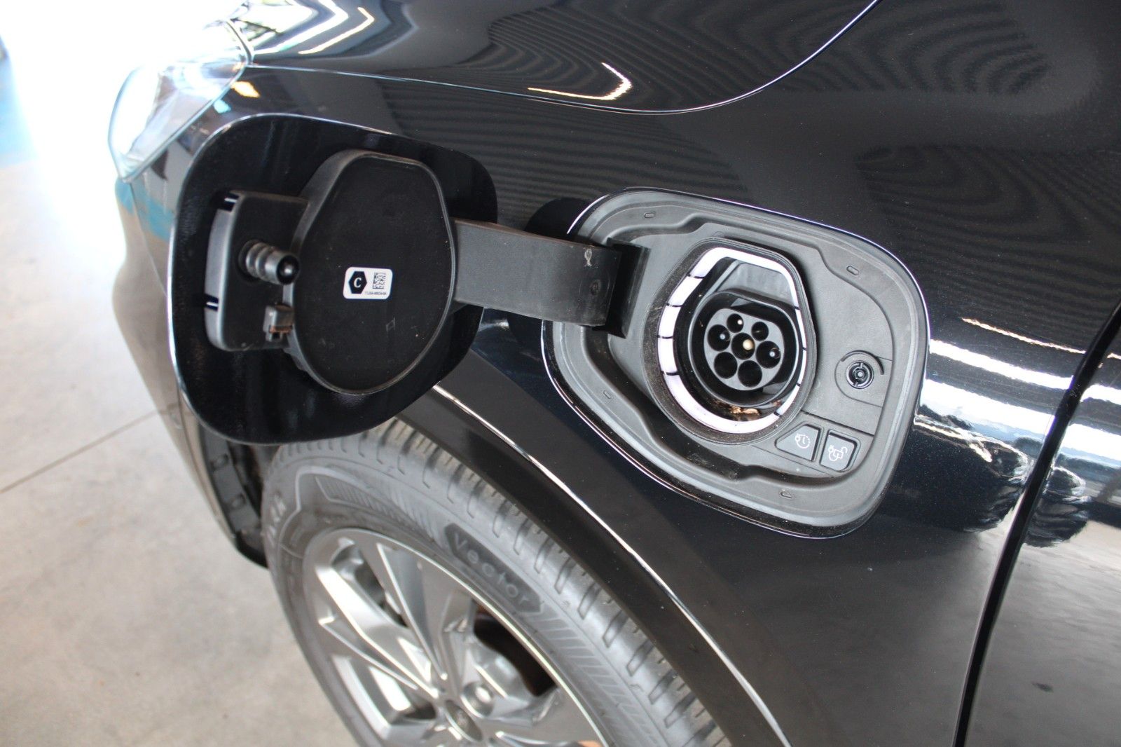 Fahrzeugabbildung Ford Kuga 2.5 PHEV ST-Line X LED B&O HUD ACC WinterP