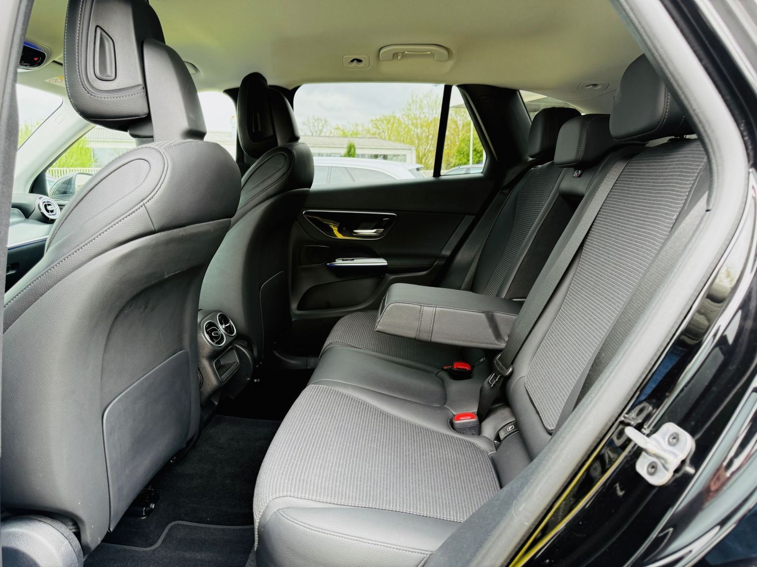 Fahrzeugabbildung Mercedes-Benz GLC 220 d 4M PROGRESSIVE, LED, PTS, RFK, AHK, To