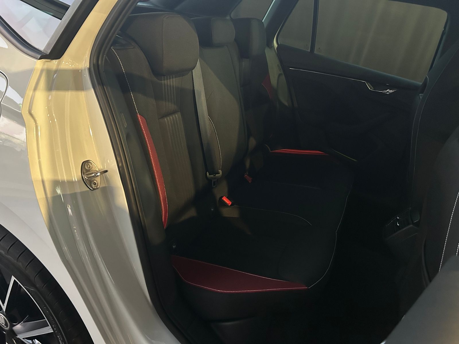 Fahrzeugabbildung SKODA Kamiq Monte Carlo Tiptronic ACC RFK LED