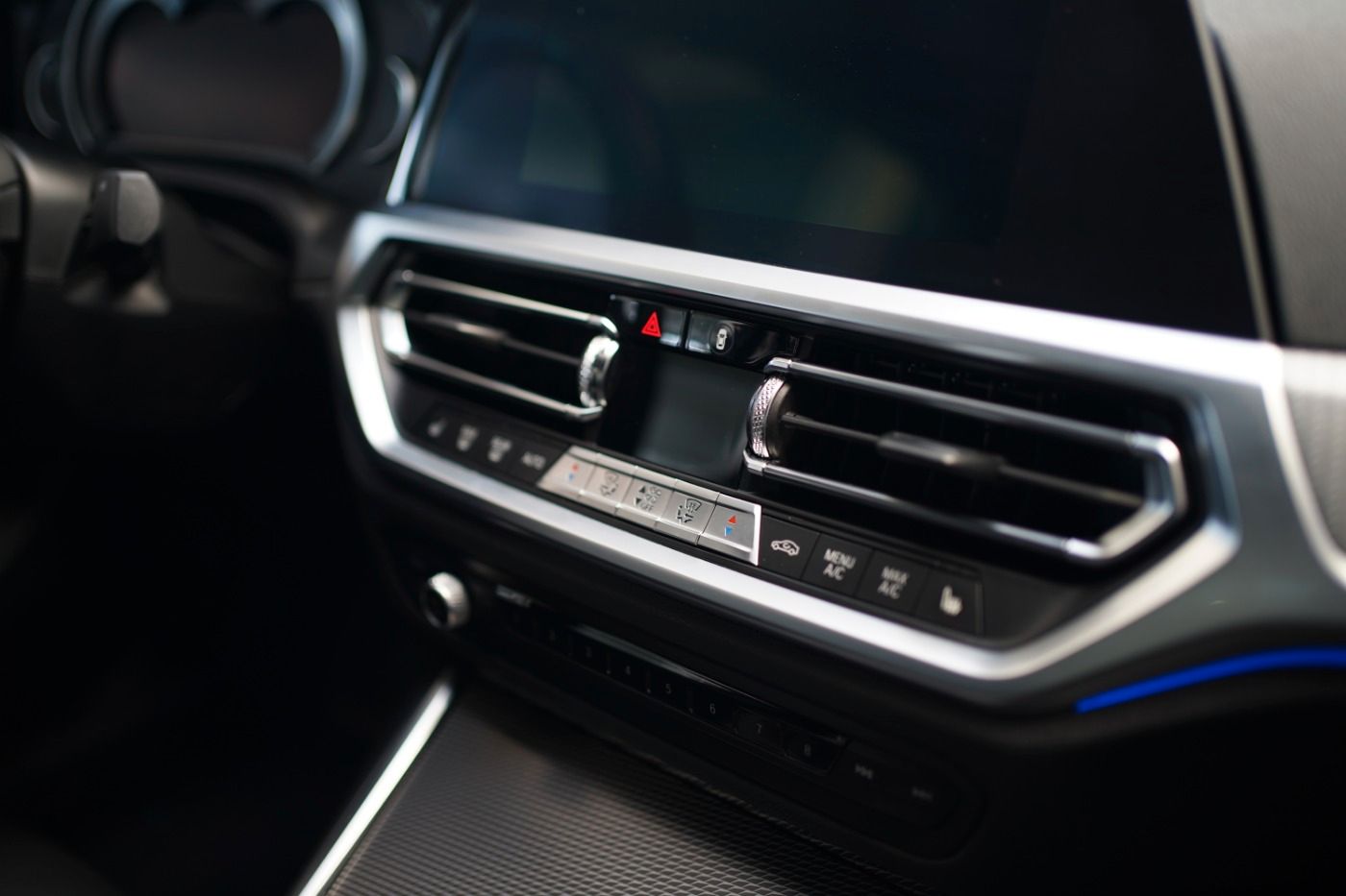 Fahrzeugabbildung BMW 320i M Sport +Head Up Disp+Live Cockpit Plus+LED