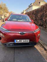 Hyundai KONA Elektro ELEKTRO 150kW Premium Premium - scheckheftgepflegte Hyundai KONA Elektro