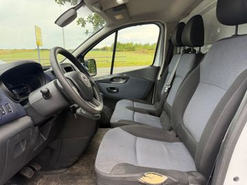 Opel Vivaro - 11