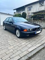 BMW 528i 528i - BMW 528 aus 1999: 528i