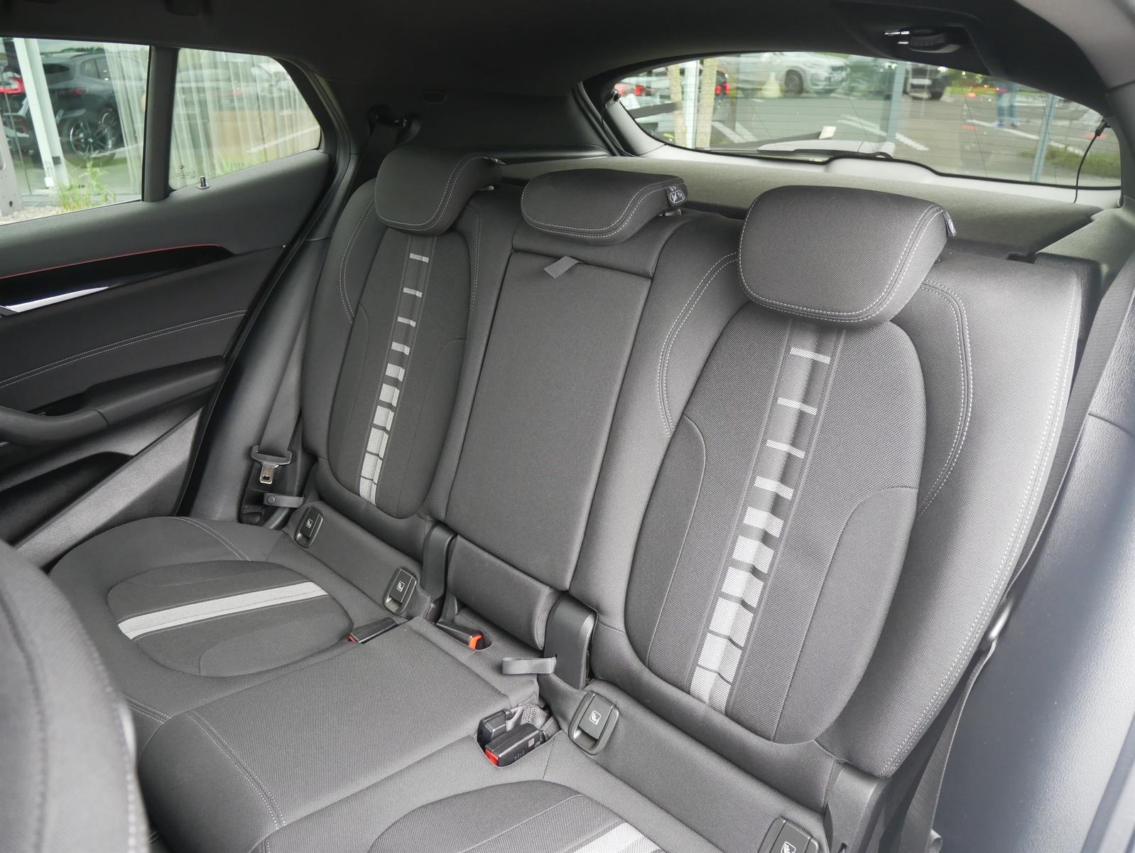 BMW X2 sDrive18i 18°LMR LED NAV PDC PA. SHZ, миниатюра 11