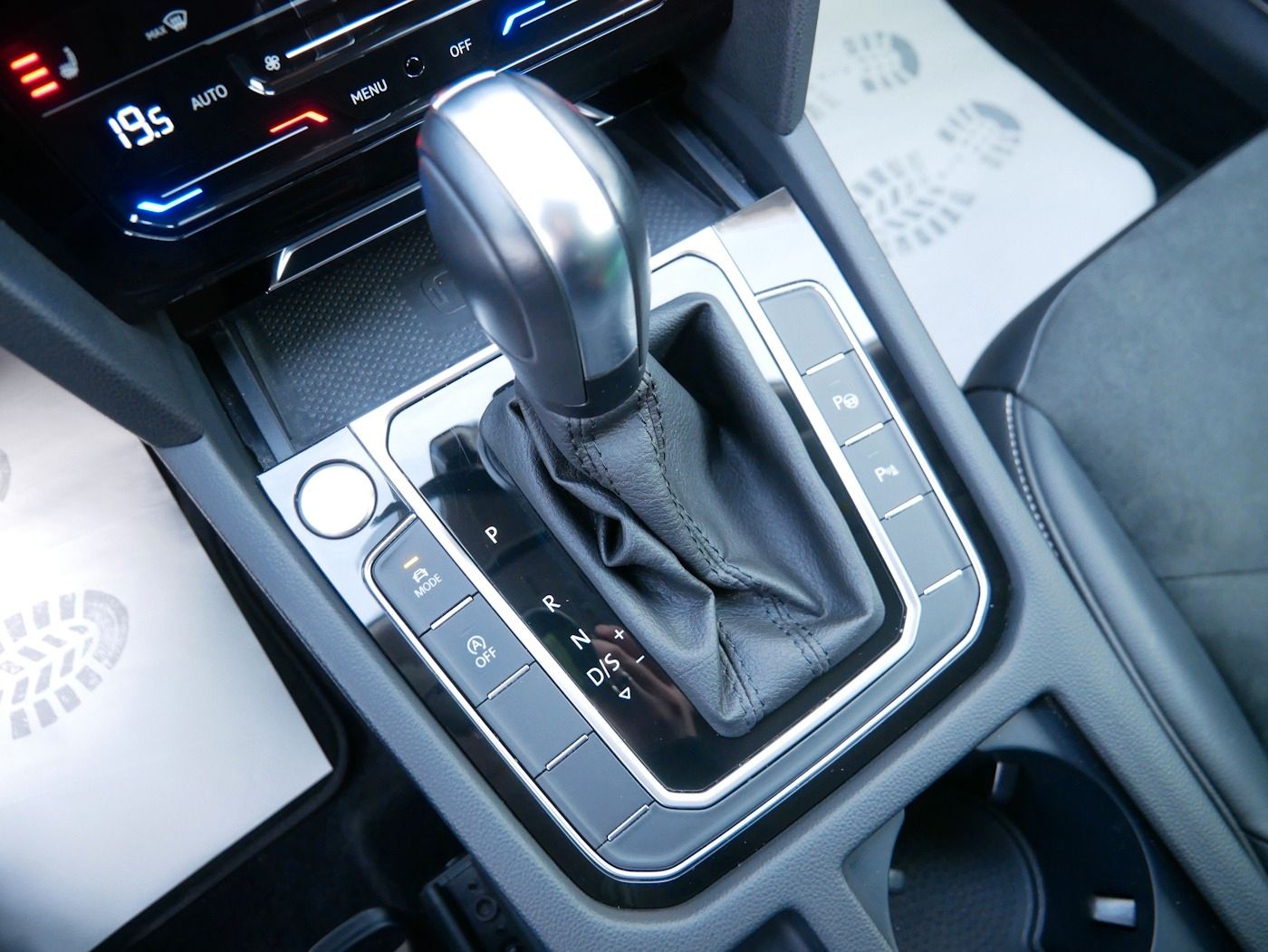 Fahrzeugabbildung Volkswagen Arteon SB 2.0 Elegance NEU60T DSG AHK Matrix KAM