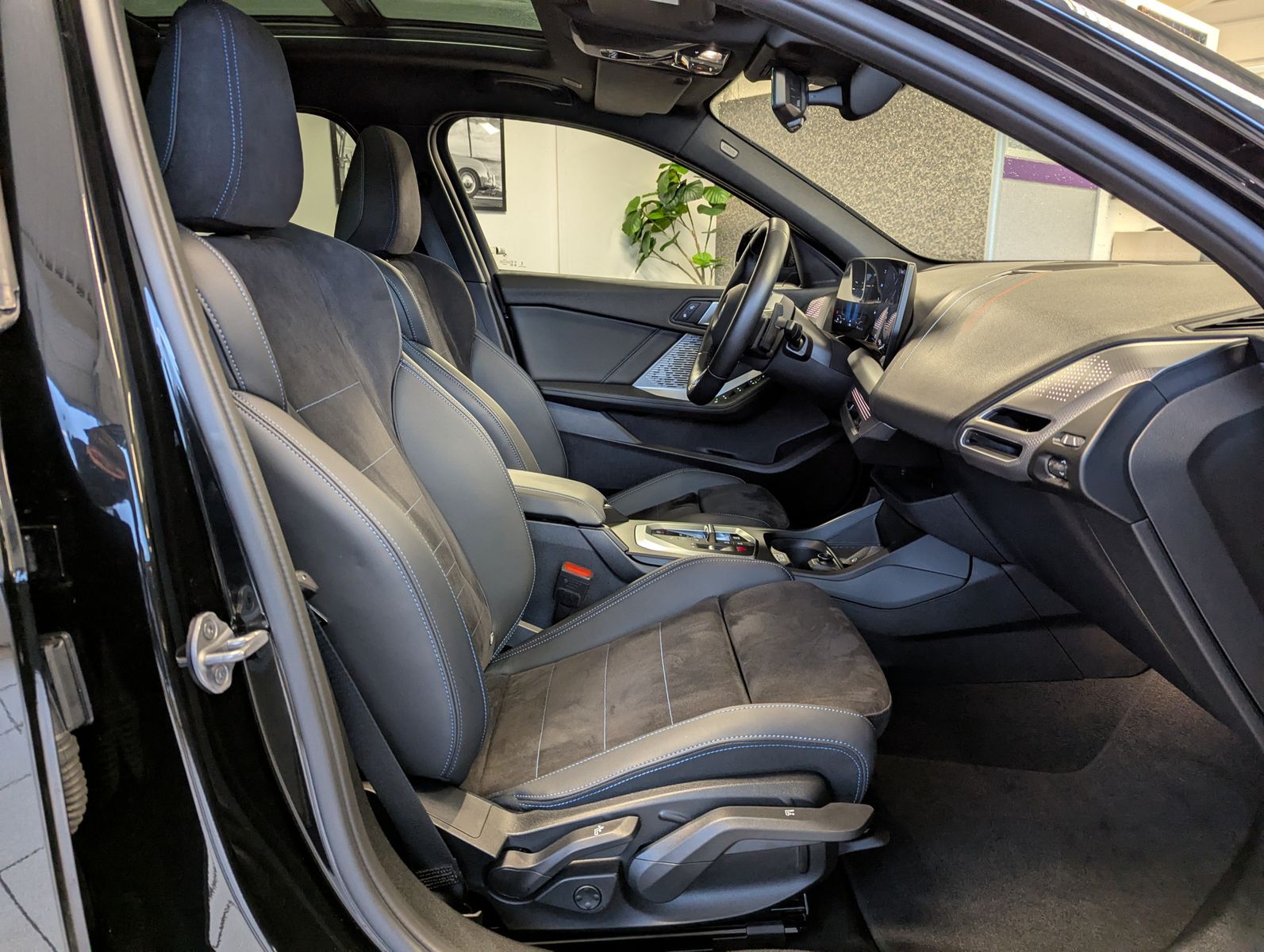 BMW 120 d M-Sport Panorama Driving Assistan-Plus AHK - Image 15