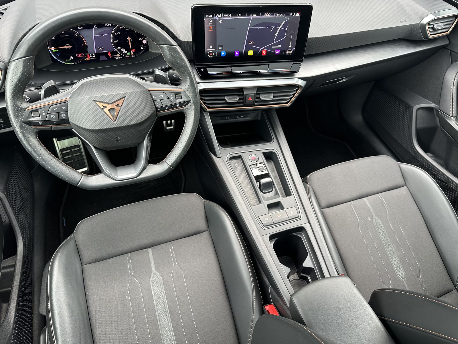 Fahrzeugabbildung CUPRA Leon SpT 1.4 TSI e-Hybrid VZ NAV+LED+ACC+PANO+SH