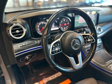MYAUTOCENTER – Gebraucht- und Jahreswagen mit Werkstattservice in Pfaffenhofen Mercedes-Benz E 220 E Limousine *AVANTGARDE*KAM*HUD*AHK*PDC*