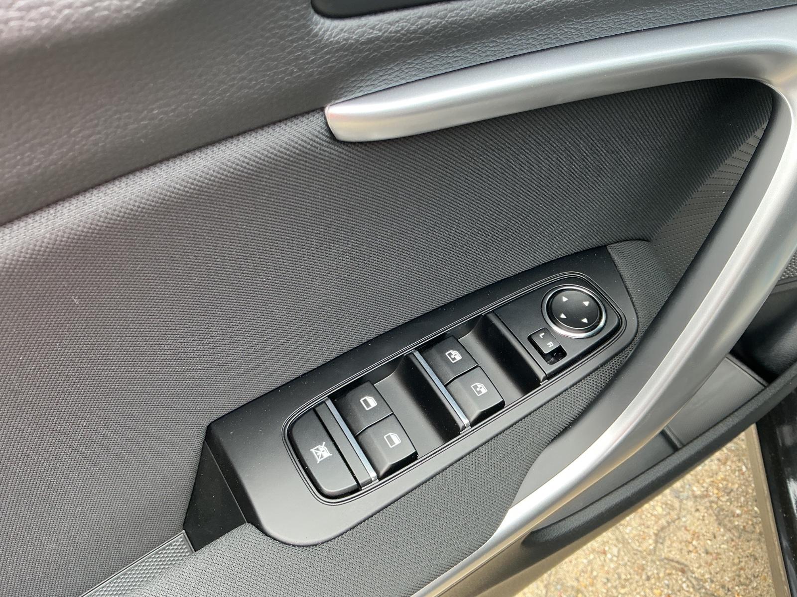 Kia cee'd Sportswagon 1.5 T-GDI DCT *NAVI,RFK,SHZ*
