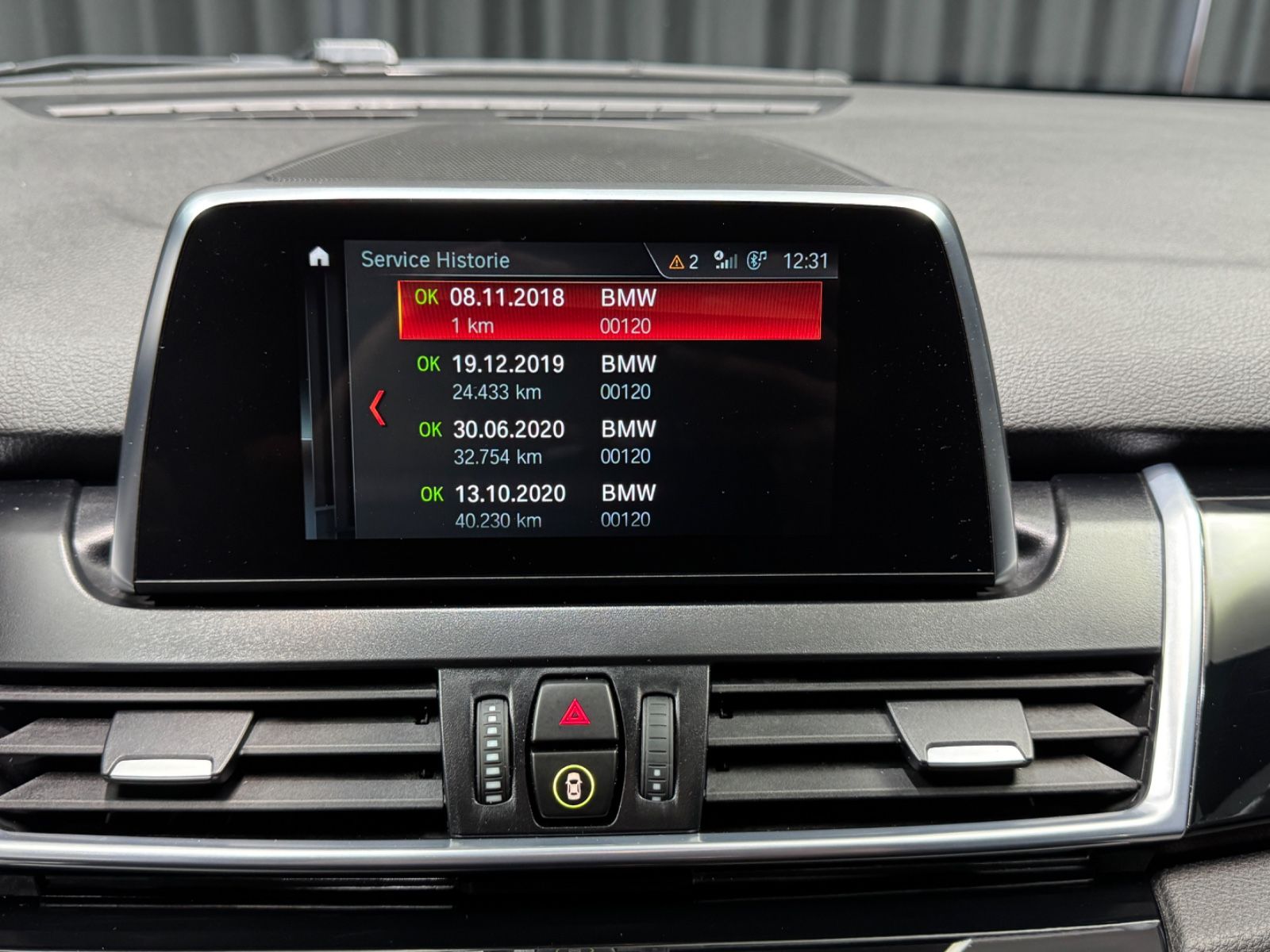 Fahrzeugabbildung BMW 220i Gran Tourer M Sport|AUTOMATIk|7-SITZER|NAVI