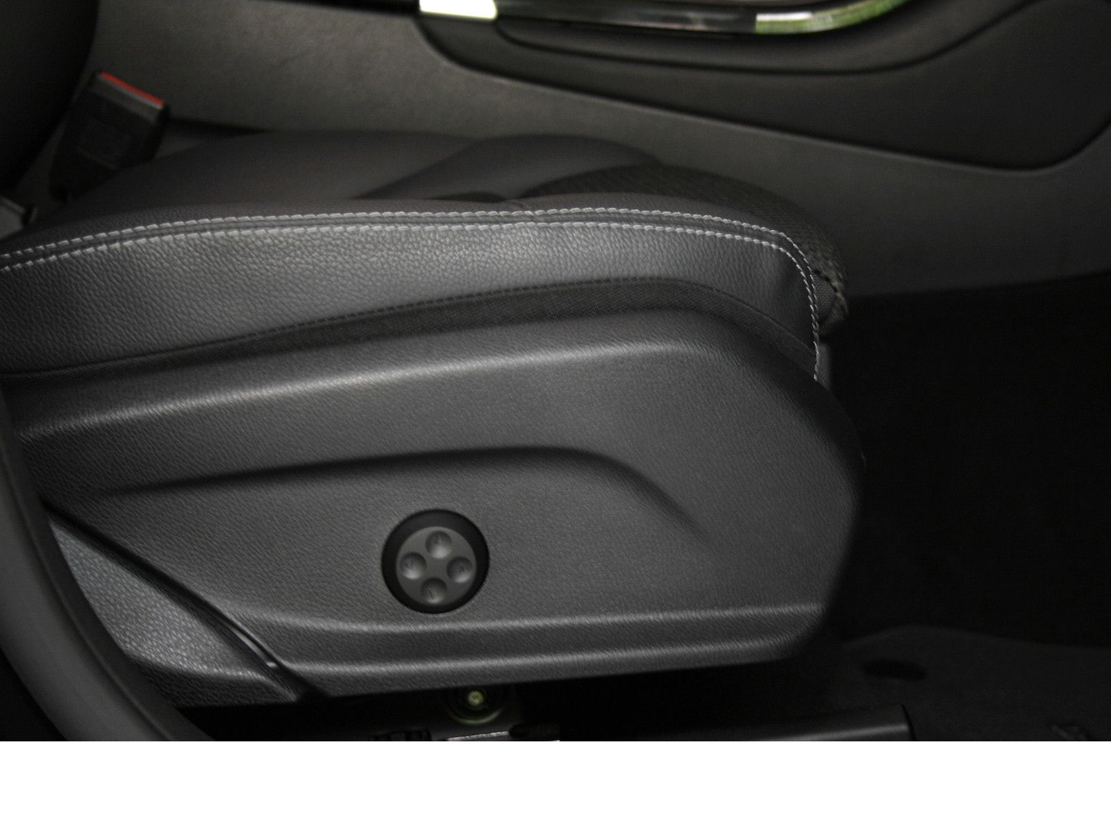 Fahrzeugabbildung Mercedes-Benz GLC 220 d 4M Offroad *Standheizung*LED*Memory