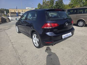 Volkswagen Golf - 6