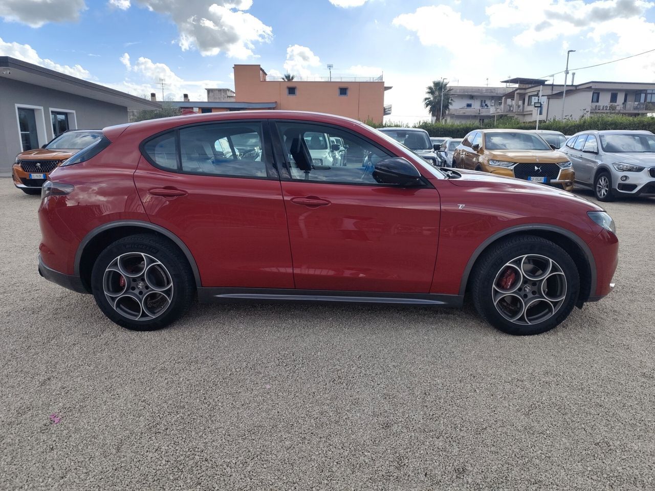 Alfa Romeo Stelvio 2.2 Turbodiesel 210 CV AT8 Q4 imagem 2