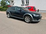 Audi A4 Allroad quattro 3.0 TDI - blaue Audi A4 Allroad