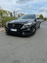 Mercedes-Benz Mercedes E400 4M AMG*PANO*360*Distro*Air*A... - Mercedes-Benz E 400 in Essen