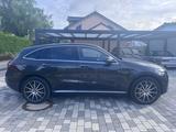 Mercedes-Benz EQC 400 4Matic AMG AHk Mwst Pano Leder 20zoll - Mercedes-Benz EQC: Automatik