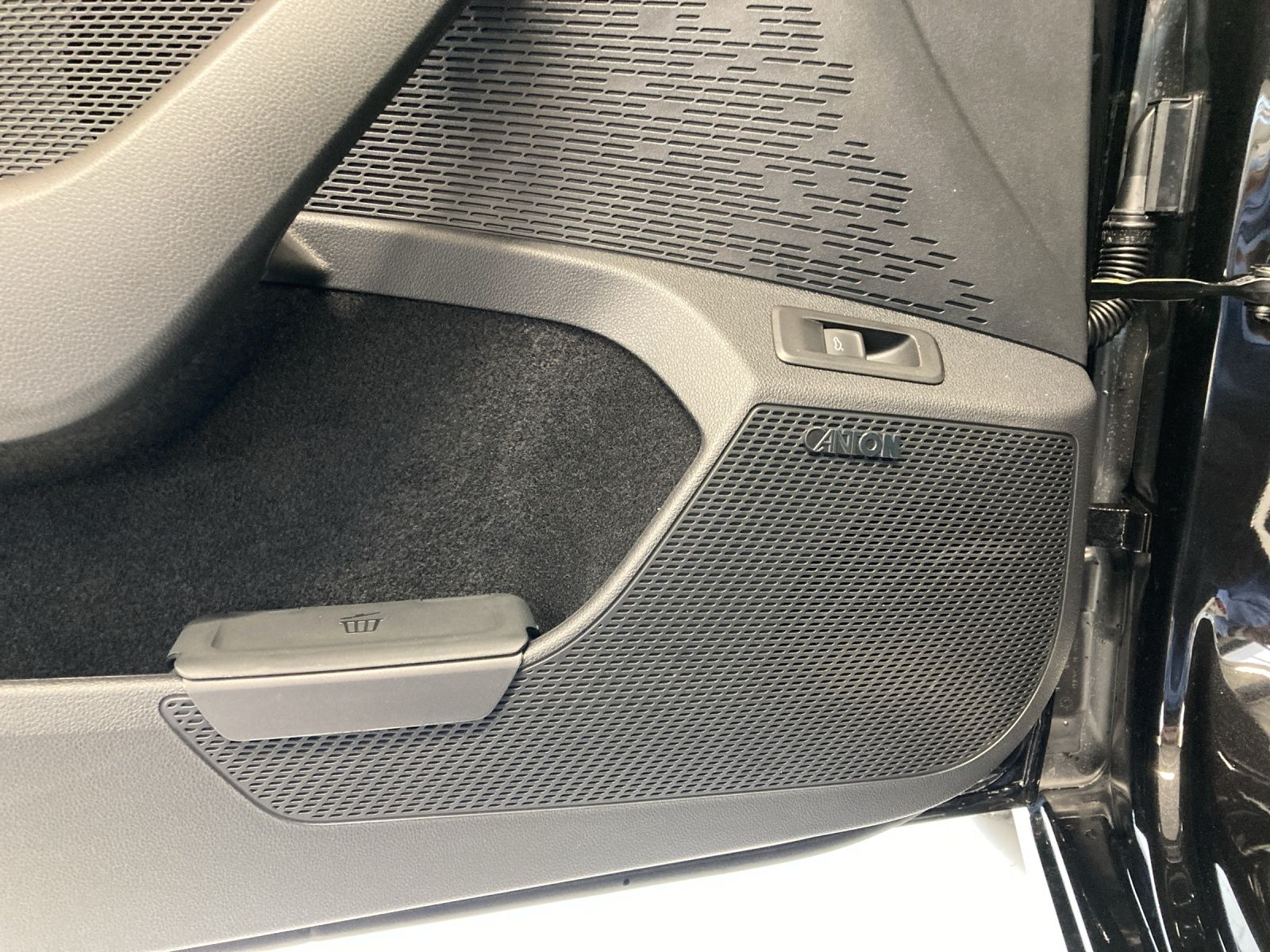 Fahrzeugabbildung SKODA Octavia Combi TDI TOUR DSG ACC MATRIX AHZV