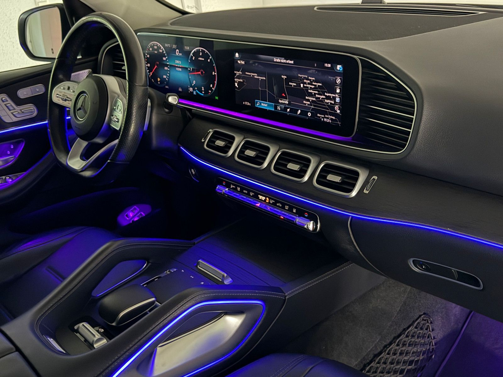 Fahrzeugabbildung Mercedes-Benz GLE 400 d 4Matic AMG-LINE/DISTRONIC+/AHK/7-SITZE