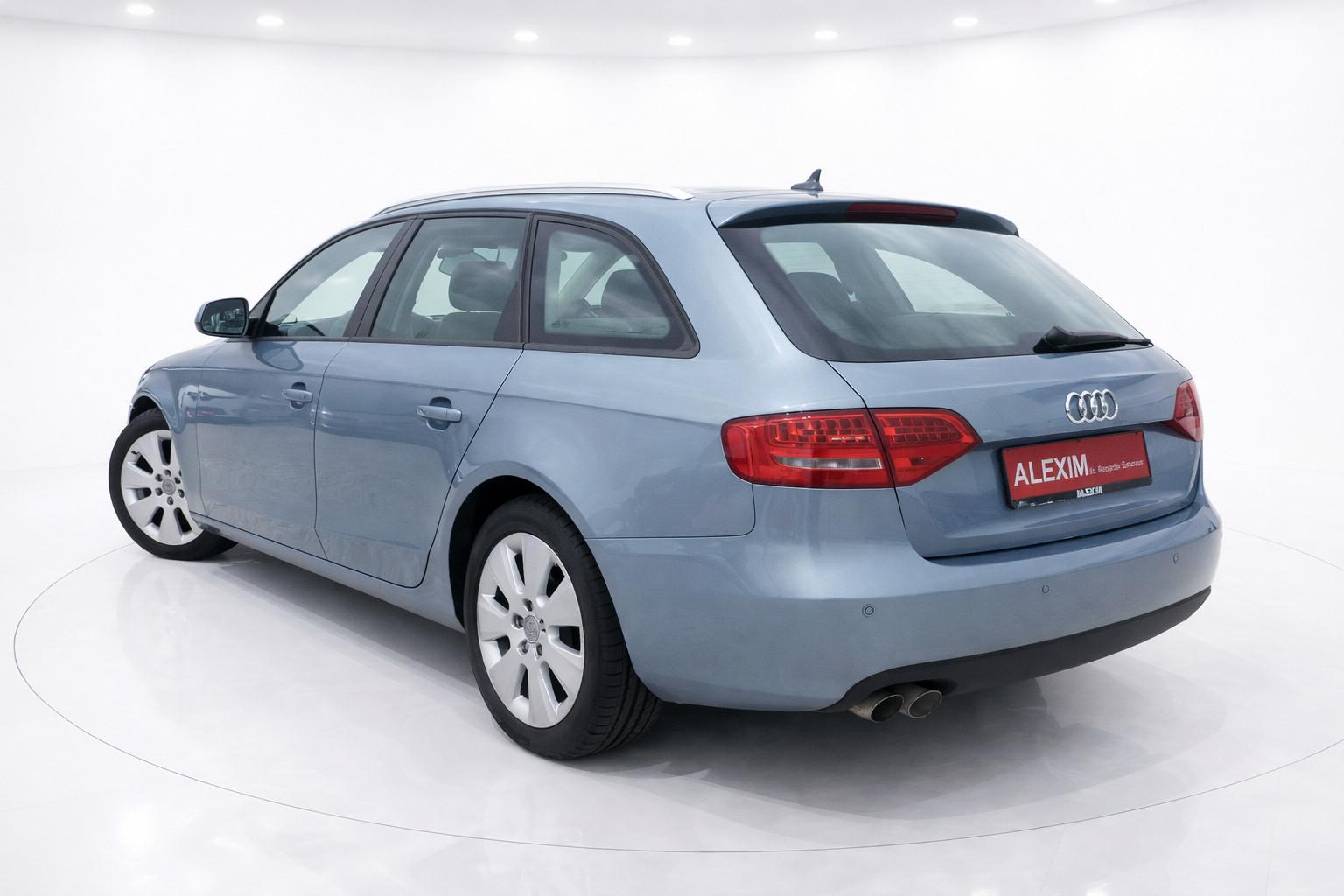 Audi A4 2011 — photo 5