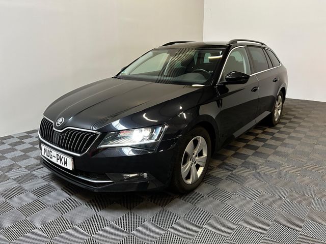 Skoda Superb Combi Ambition 190PS*Xenon-Navi-ACC-PDC*