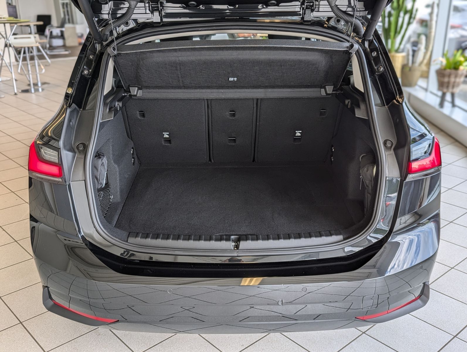 BMW 220 Active Tourer Aut AHK Pano Cam Premium-Paket - Image 17